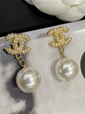 Chanel Gold & Pearl Earrings